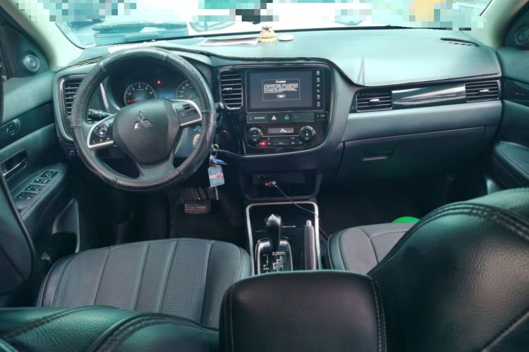 Used Mitsubishi Outlander 2021 Revised Version 2.0L Two-Wheel Drive Comfort Edition 5 Seats Center Console