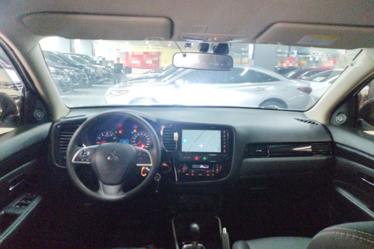Used Mitsubishi Outlander 2021 Revised Version 2.0L Two-Wheel Drive Comfort Edition 5 Seats Center Console