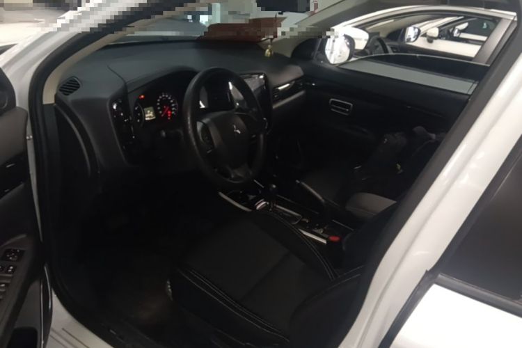 Used Mitsubishi Outlander 2021 2.0L Two-Wheel Drive Comfort Edition 5 Seats Driver Seat