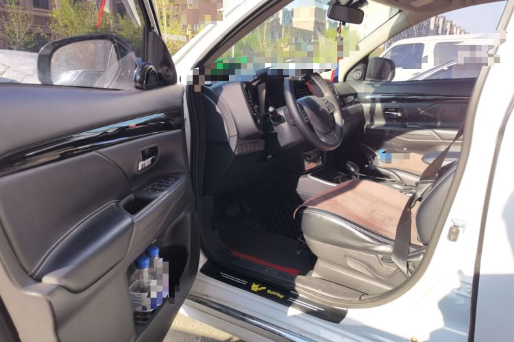 Used Mitsubishi Outlander 2021 Revised Version 2.0L Two-Wheel Drive Comfort Edition 5 Seats Driver Seat