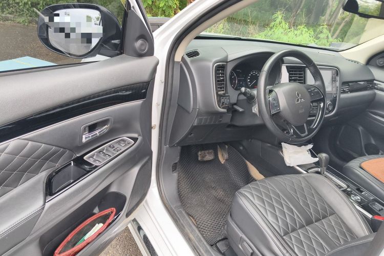 Used Mitsubishi Outlander 2021 2.4L 4x4 Comfort Edition 5 Seats Driver Seat