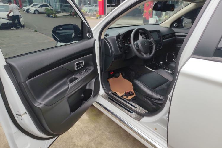 Used Mitsubishi Outlander 2021 Revised Version 2.0L Two-Wheel Drive Comfort Edition 5 Seats Driver Seat