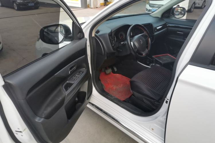 Used Mitsubishi Outlander 2021 2.0L Two-Wheel Drive Comfort Edition 5 Seats Driver Seat