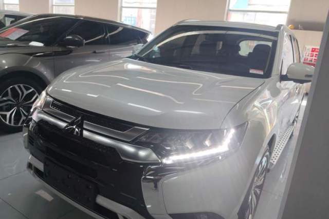Used Mitsubishi Outlander 2021 2.4L 4x4 Zhi Xiang Edition 7 Seats
