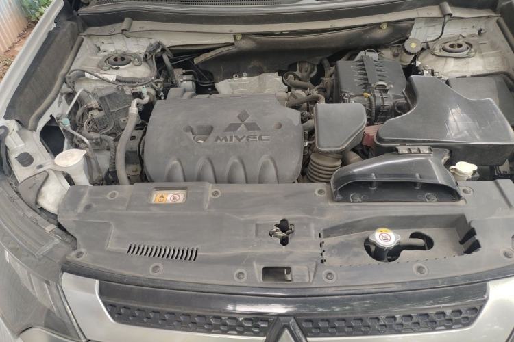 Used Mitsubishi Outlander 2021 2.4L 4x4 Zhi Xiang Edition 7 Seats Engine Bay