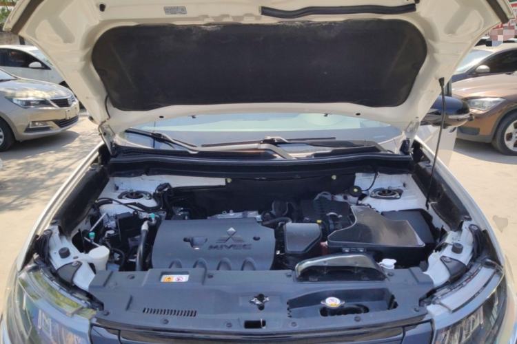 Used Mitsubishi Outlander 2021 2.4L 4x4 DynaDrive Edition 5 Seats Engine Bay