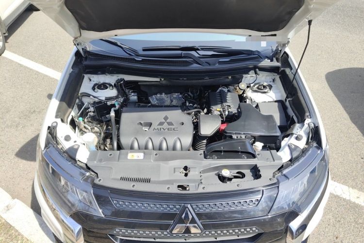Used Mitsubishi Outlander 2021 2.4L 4x4 DynaDrive Edition 5 Seats Engine Bay