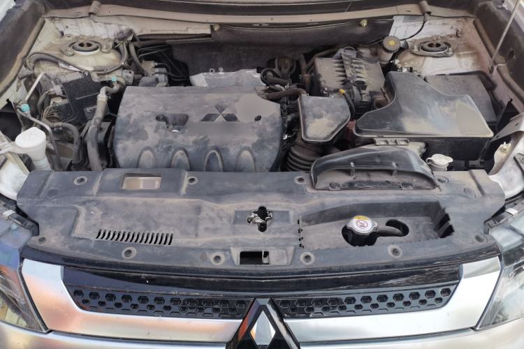 Used Mitsubishi Outlander 2021 2.0L Two-Wheel Drive Comfort Edition 7 Seats Engine Bay