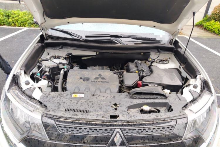Used Mitsubishi Outlander 2021 2.4L 4x4 DynaDrive Edition 5 Seats Engine Bay