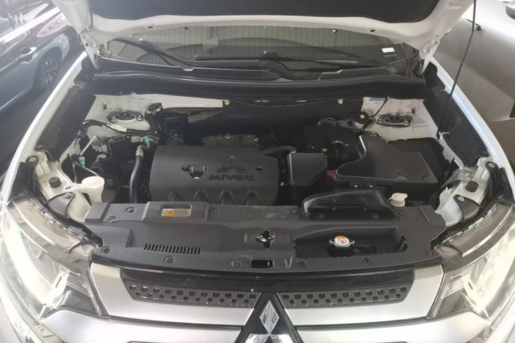 Used Mitsubishi Outlander 2021 Revised Version 2.0L Two-Wheel Drive Enjoyment Edition 5 Seats Engine Bay