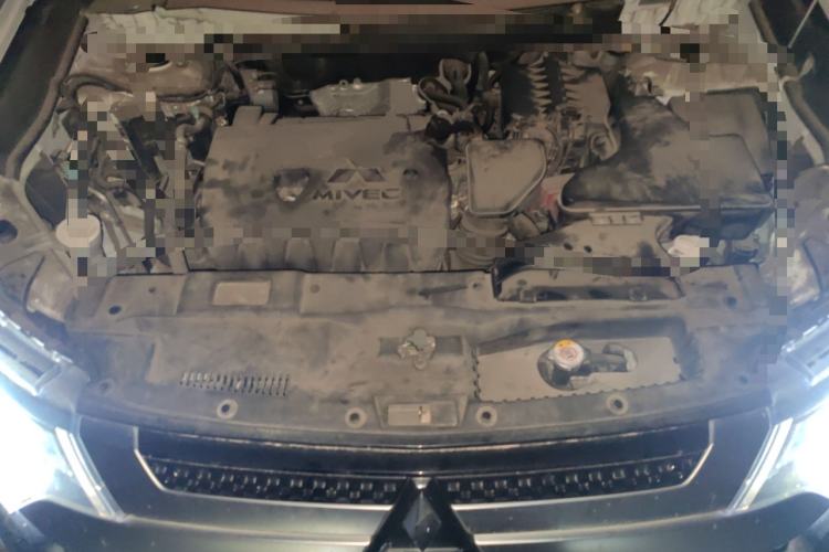 Used Mitsubishi Outlander 2021 2.4L 4x4 Zhi Xiang Edition 7 Seats Engine Bay