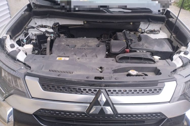 Used Mitsubishi Outlander 2021 2.4L 4x4 Zhi Xiang Edition 7 Seats Engine Bay