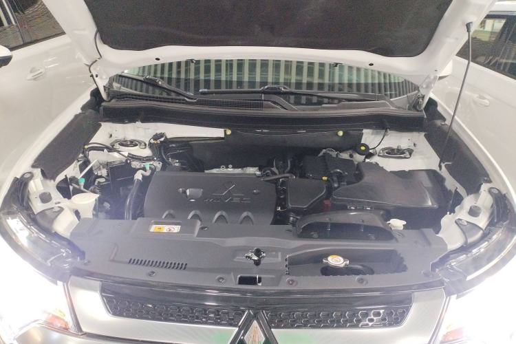 Used Mitsubishi Outlander 2021 Revised Version 2.0L Two-Wheel Drive Comfort Edition 5 Seats Engine Bay