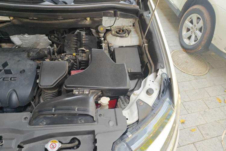 Used Mitsubishi Outlander 2021 2.0L Two-Wheel Drive Comfort Edition 5 Seats Engine Bay Left