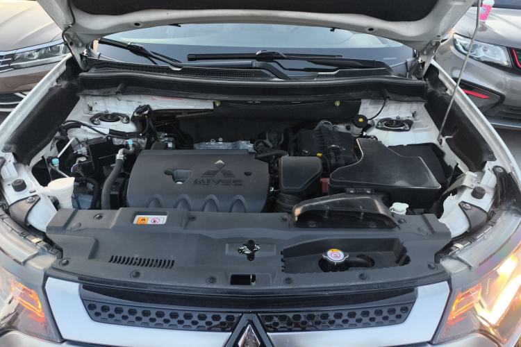 Used Mitsubishi Outlander 2021 2.0L Two-Wheel Drive Comfort Edition 7 Seats Engine Bay