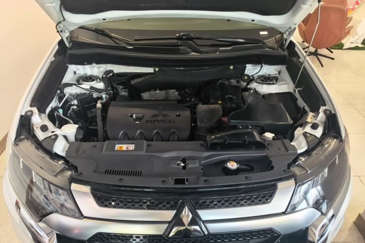 Used Mitsubishi Outlander 2021 2.4L 4x4 Zhi Xiang Edition 7 Seats Engine Bay