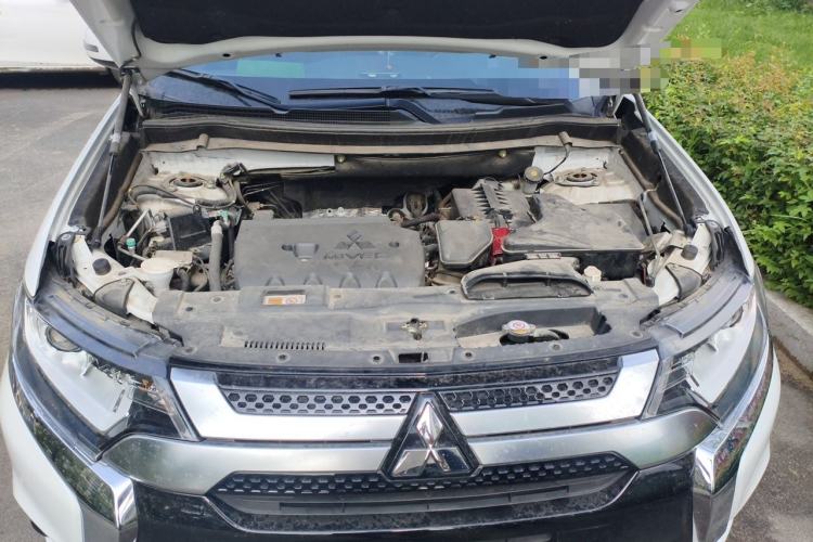 Used Mitsubishi Outlander 2021 Revised Version 2.0L Two-Wheel Drive Enjoyment Edition 5 Seats Engine Bay