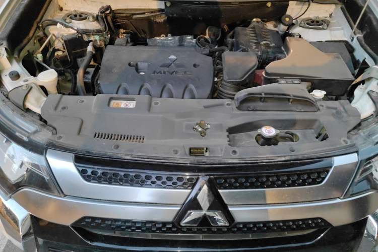 Used Mitsubishi Outlander 2021 Revised Version 2.0L Two-Wheel Drive Enjoyment Edition 5 Seats Engine Bay