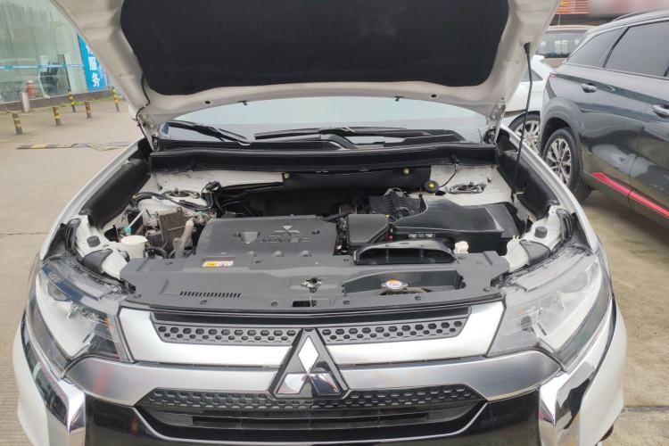 Used Mitsubishi Outlander 2021 Revised Version 2.0L Two-Wheel Drive Comfort Edition 5 Seats Engine Bay