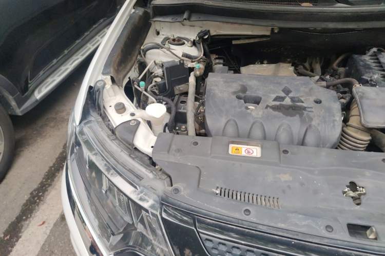 Used Mitsubishi Outlander 2021 2.4L 4x4 DynaDrive Edition 5 Seats Engine Bay Right