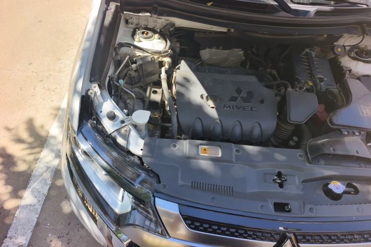 Used Mitsubishi Outlander 2021 2.0L Two-Wheel Drive Comfort Edition 5 Seats Engine Bay Right
