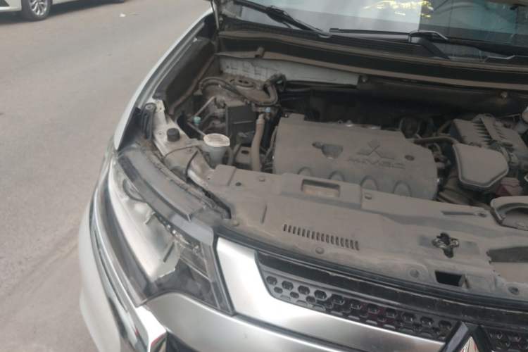 Used Mitsubishi Outlander 2021 2.0L Two-Wheel Drive Comfort Edition 5 Seats Engine Bay Right