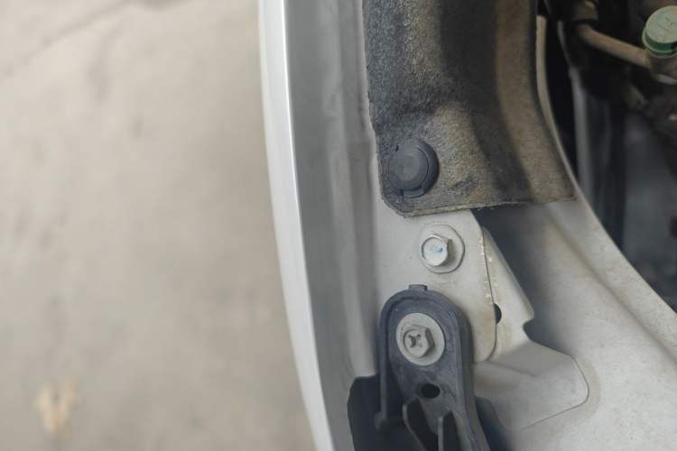 Used Mitsubishi Outlander  Engine Bay Right