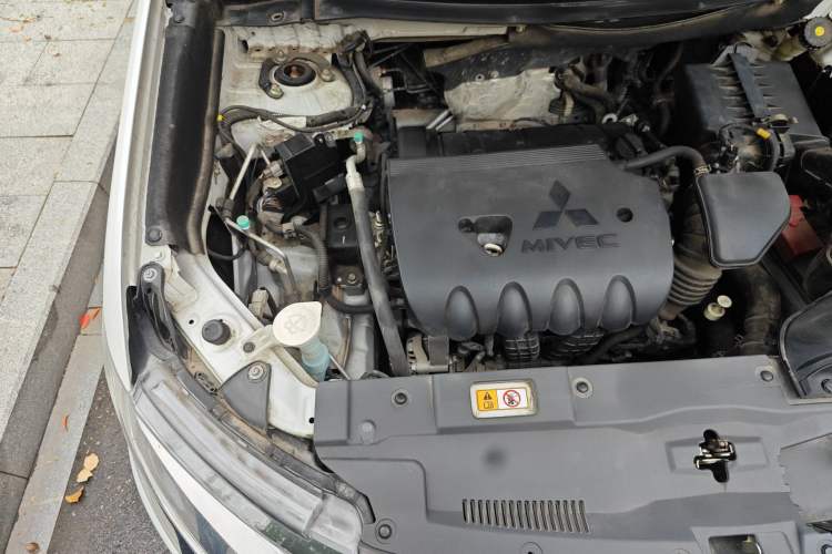 Used Mitsubishi Outlander 2021 Revised Version 2.0L Two-Wheel Drive Comfort Edition 5 Seats Engine Bay Right