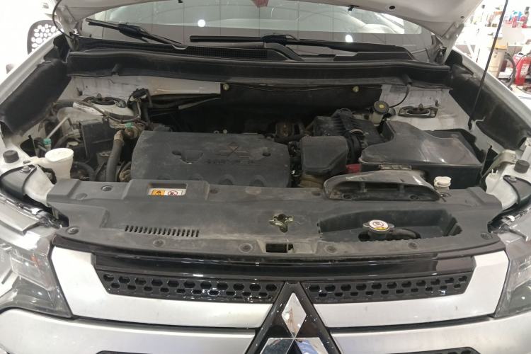 Used Mitsubishi Outlander 2021 Revised Version 2.0L Two-Wheel Drive Enjoyment Edition 5 Seats Engine Bay