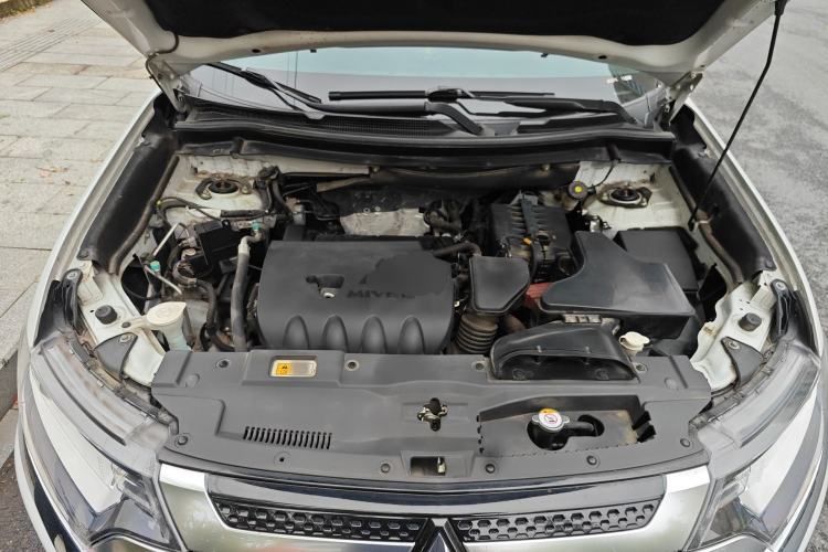 Used Mitsubishi Outlander 2021 Revised Version 2.0L Two-Wheel Drive Comfort Edition 5 Seats Engine Bay