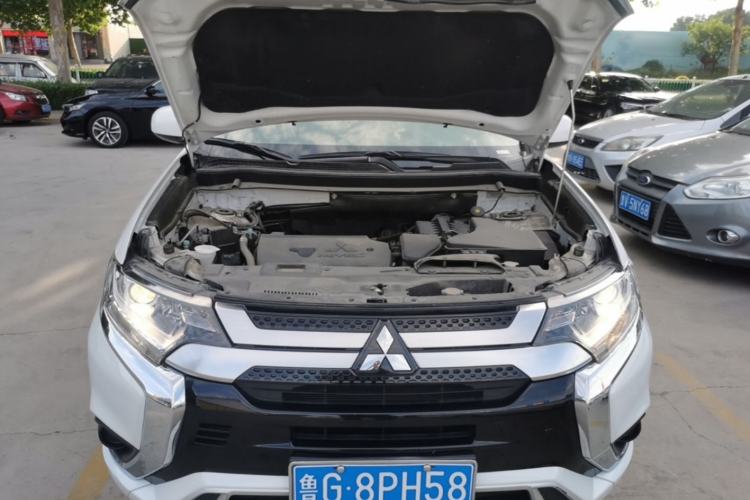 Used Mitsubishi Outlander 2021 2.0L Two-Wheel Drive Comfort Edition 5 Seats Engine Bay