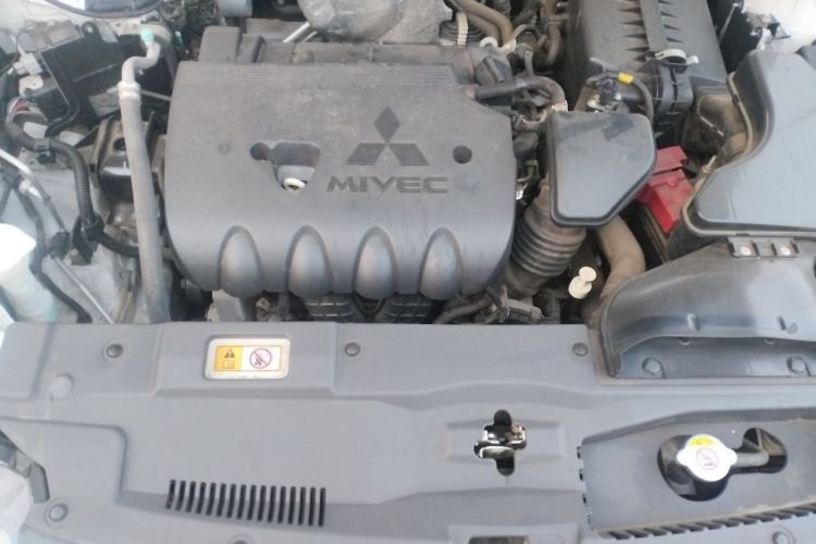 Used Mitsubishi Outlander 2021 2.4L 4x4 Zhi Xiang Edition 7 Seats Engine Bay
