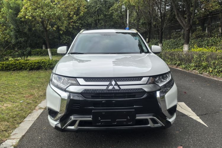 Used Mitsubishi Outlander 2021 Revised Version 2.0L Two-Wheel Drive Comfort Edition 5 Seats Exterior 1