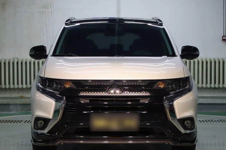 Used Mitsubishi Outlander 2021 2.4L 4x4 DynaDrive Edition 5 Seats Exterior 1