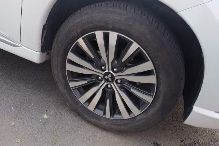 Used Mitsubishi Outlander 2021 2.0L Two-Wheel Drive Comfort Edition 7 Seats Exterior 1
