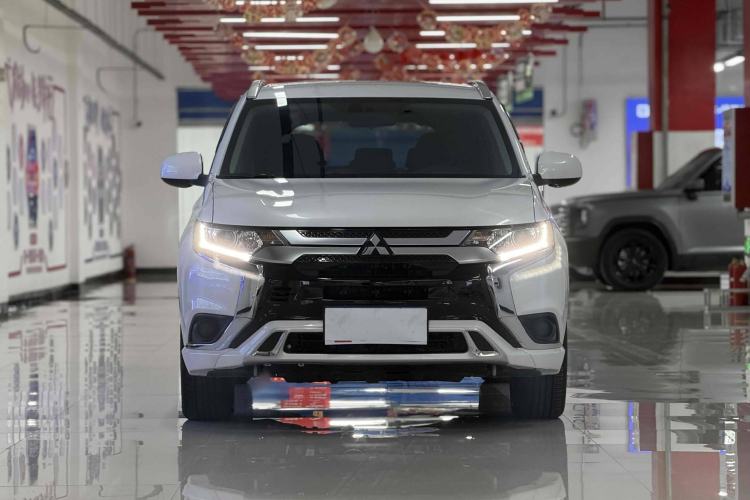 Used Mitsubishi Outlander 2021 Revised Version 2.0L Two-Wheel Drive Comfort Edition 5 Seats Exterior 1