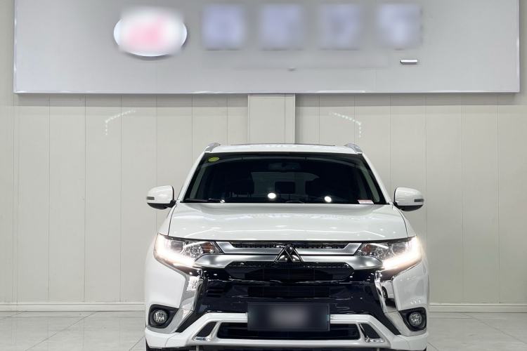 Used Mitsubishi Outlander 2021 Revised Version 2.0L Two-Wheel Drive Comfort Edition 7 Seats Exterior 1