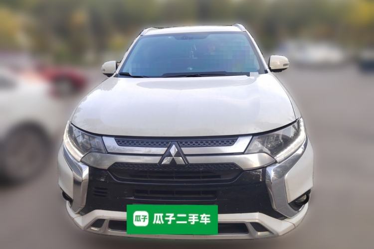 Used Mitsubishi Outlander 2021 2.4L 4x4 Zhi Xiang Edition 7 Seats Exterior 1