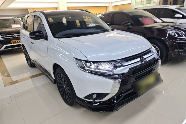 Used Mitsubishi Outlander 2021 2.4L 4x4 DynaDrive Edition 5 Seats Exterior 1