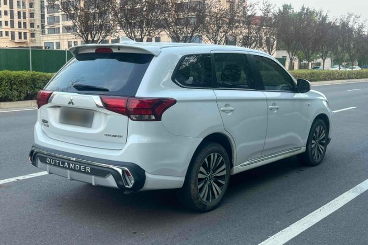 Used Mitsubishi Outlander 2021 Revised Version 2.0L Two-Wheel Drive Comfort Edition 5 Seats Exterior 1