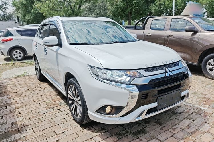 Used Mitsubishi Outlander 2021 2.0L Two-Wheel Drive Comfort Edition 5 Seats Exterior 1
