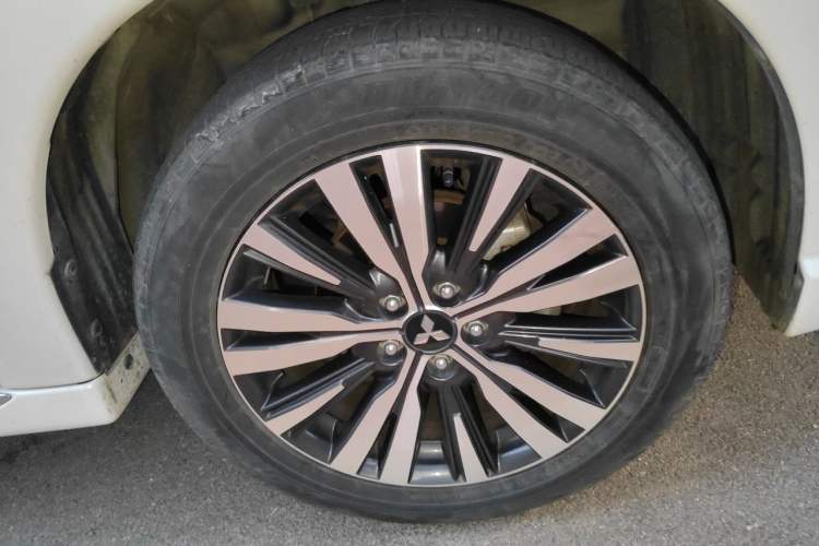 Used Mitsubishi Outlander 2021 Revised Version 2.0L Two-Wheel Drive Enjoyment Edition 5 Seats Exterior 1