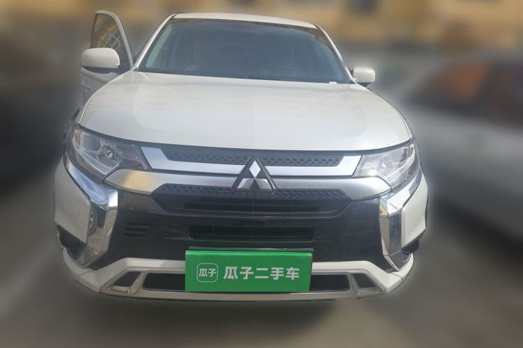 Used Mitsubishi Outlander 2021 Revised Version 2.0L Two-Wheel Drive Comfort Edition 5 Seats Exterior 1