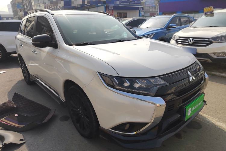Used Mitsubishi Outlander 2021 2.4L 4x4 DynaDrive Edition 5 Seats Exterior 1