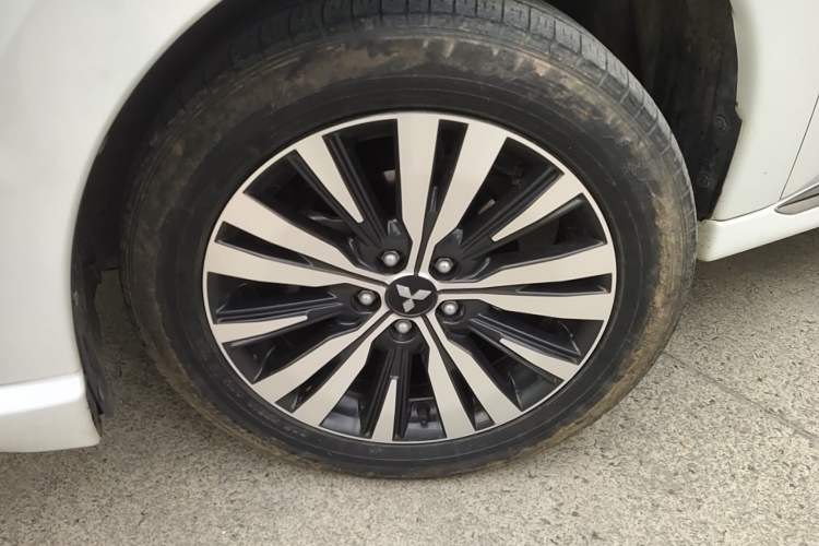 Used Mitsubishi Outlander 2021 2.0L Two-Wheel Drive Comfort Edition 5 Seats Exterior 2