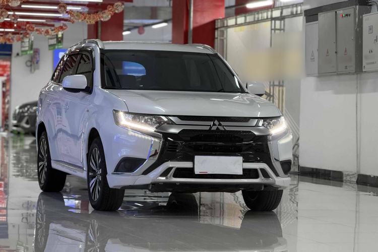 Used Mitsubishi Outlander 2021 Revised Version 2.0L Two-Wheel Drive Comfort Edition 5 Seats Exterior 2