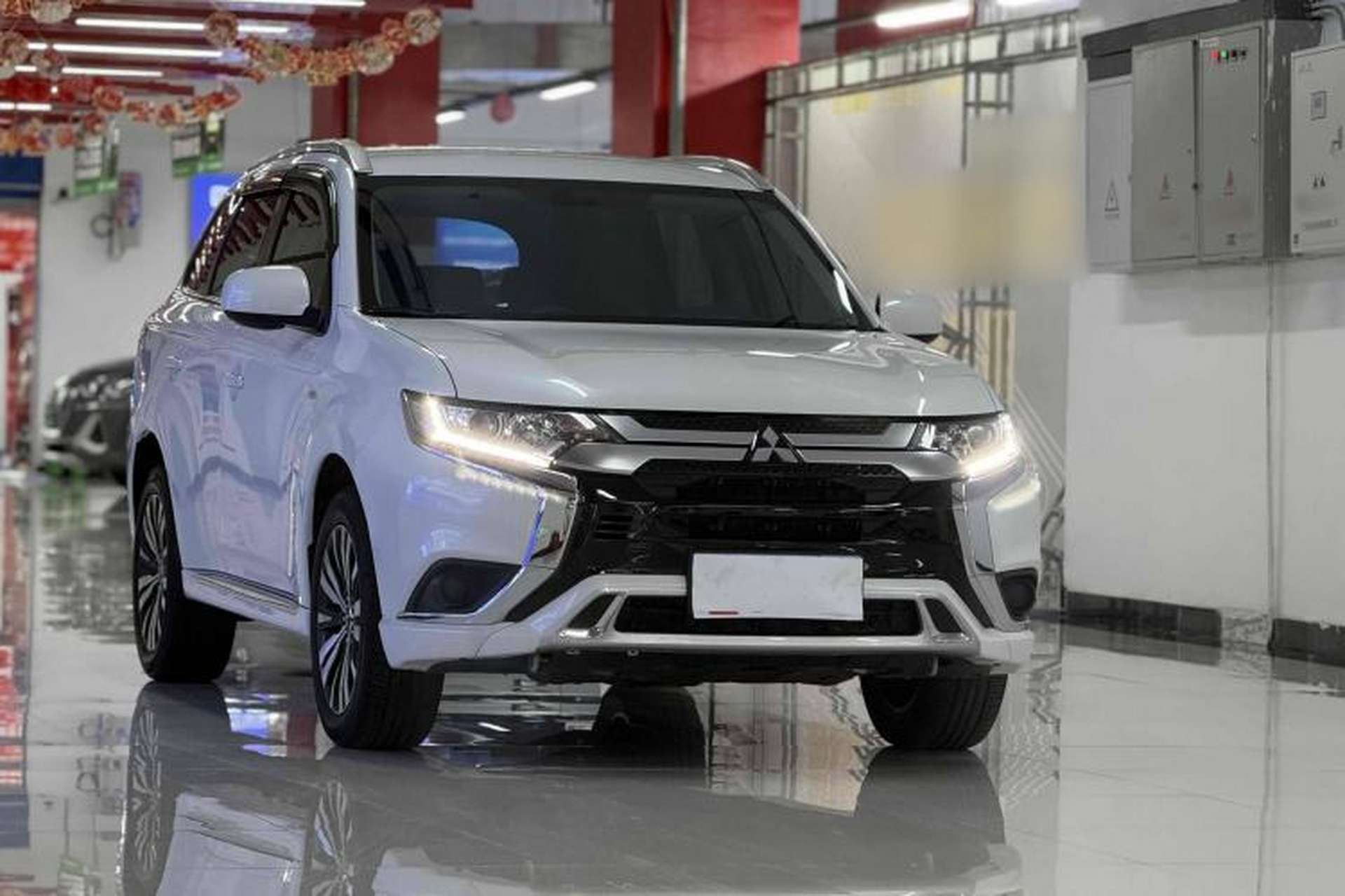 Used Mitsubishi Outlander 2021 Revised Version 2.0L Two-Wheel Drive Comfort Edition 5 Seats Exterior 2