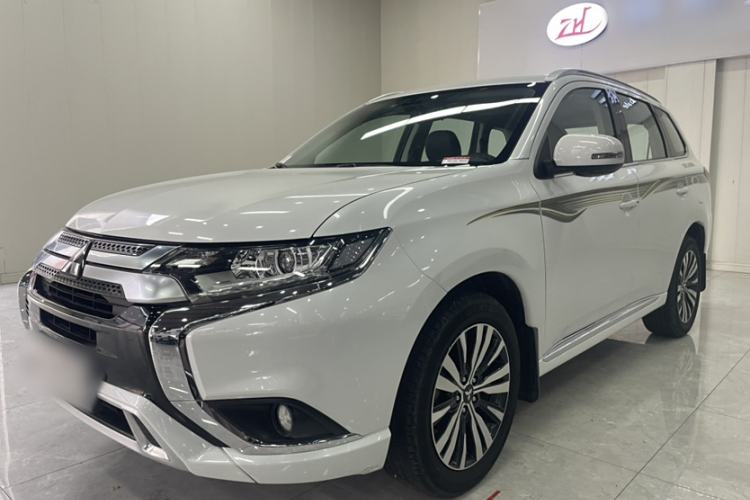 Used Mitsubishi Outlander 2021 2.0L Two-Wheel Drive Comfort Edition 7 Seats Exterior 2