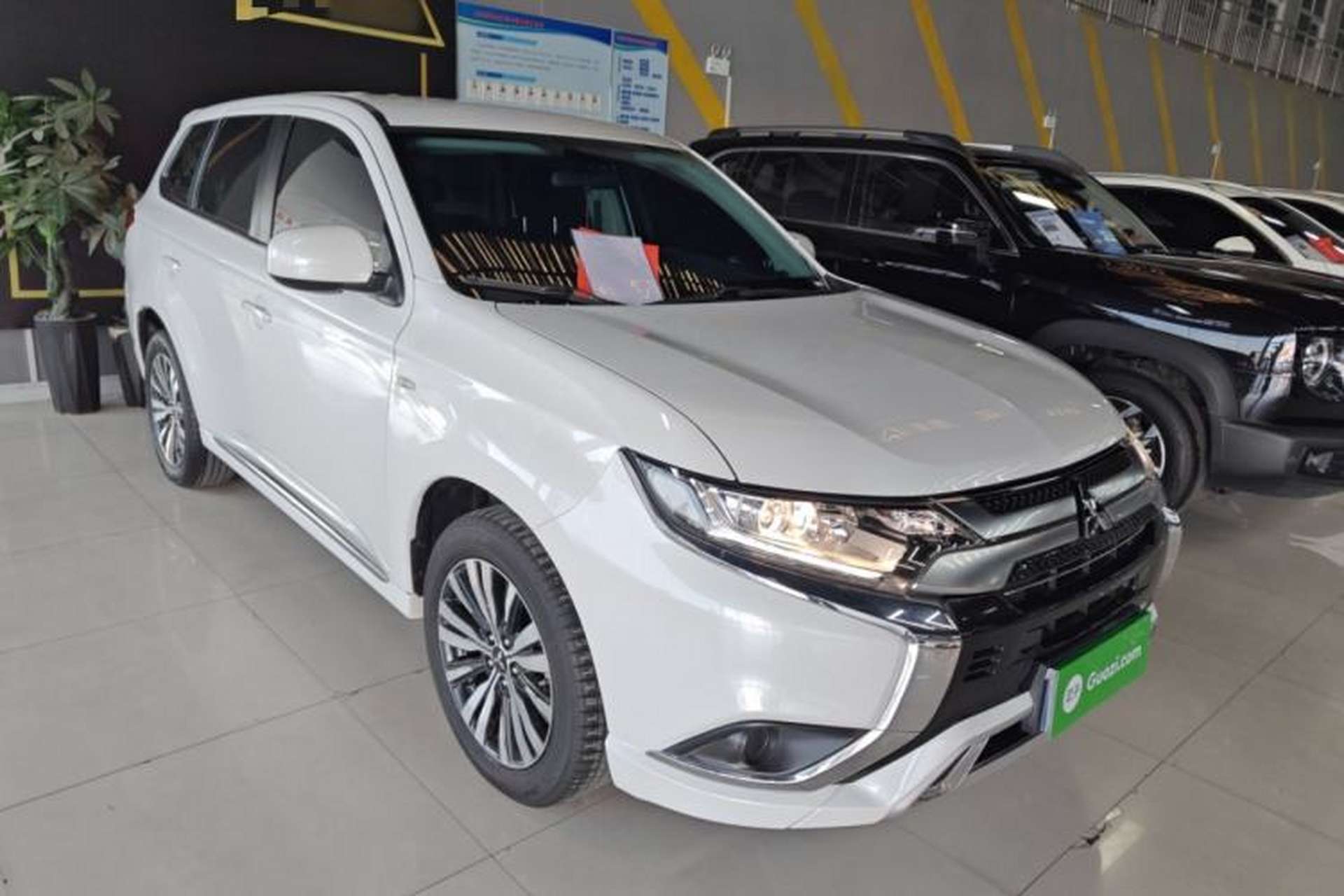 Used Mitsubishi Outlander 2021 Revised Version 2.0L Two-Wheel Drive Comfort Edition 5 Seats Exterior 2