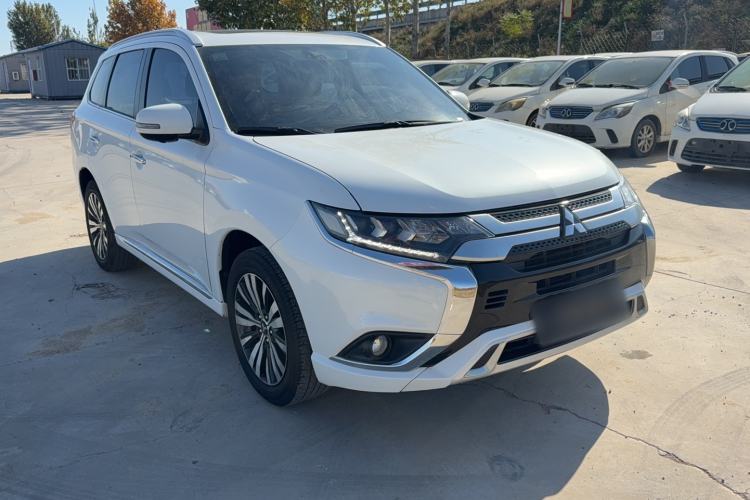 Used Mitsubishi Outlander 2021 2.4L 4x4 Zhi Xiang Edition 7 Seats Exterior 2